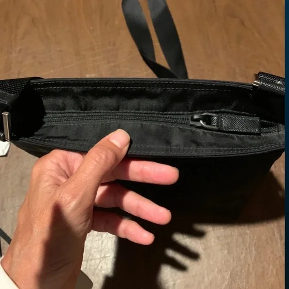 Prada Black Nylon Men's Messenger Bag - Picture 3 of 4